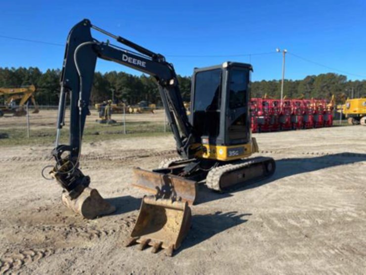 2019-deere-35g-image-1