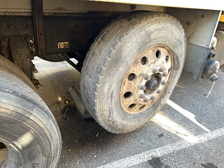 2003-peterbilt-378-image-17