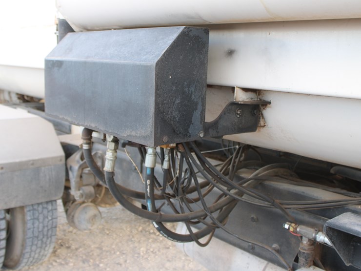 2004-international-durastar-4300-image-93