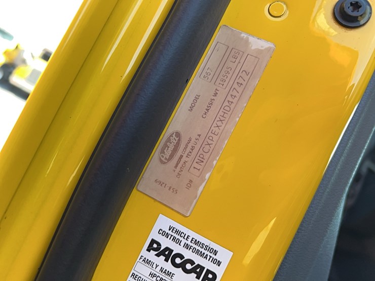 2017-peterbilt-567-image-4