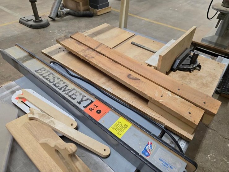 #2728-•-delta-unisaw-table-saw-image-9