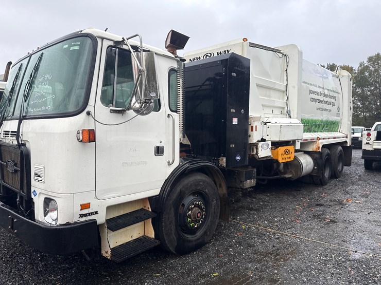 2012-autocar-acx64-image-5