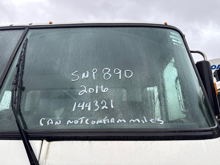 2016-autocar-acx64-image-5