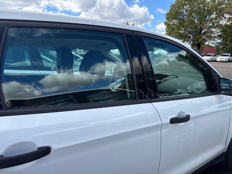 2015-ford-escape-image-46