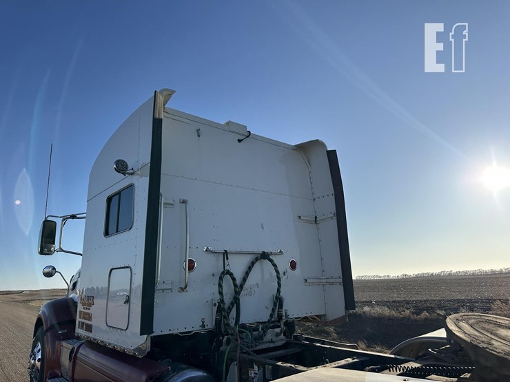 2014-peterbilt-386-image-10