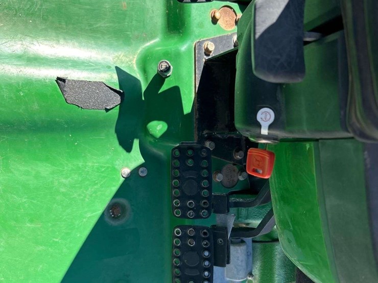 2011-john-deere-5085-70hp-utility-tractor-image-15