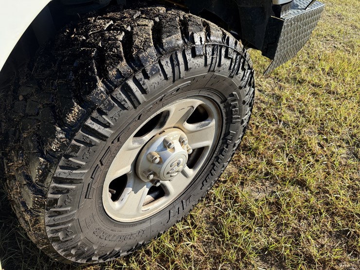 2018-dodge-ram-3500-image-12