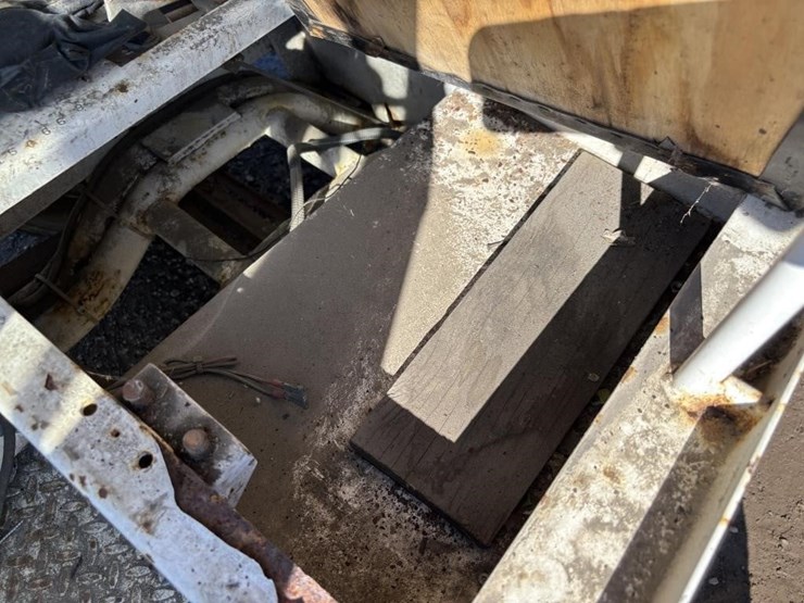 taylor-dunn-b2-48-image-16