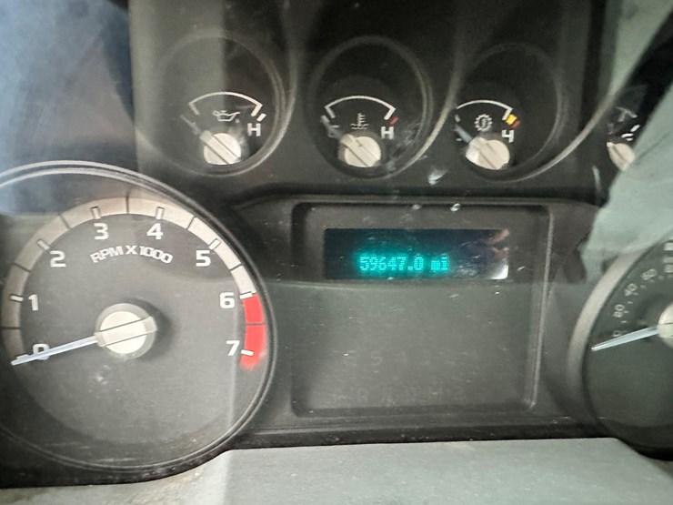 2015-ford-f350-xl-image-77