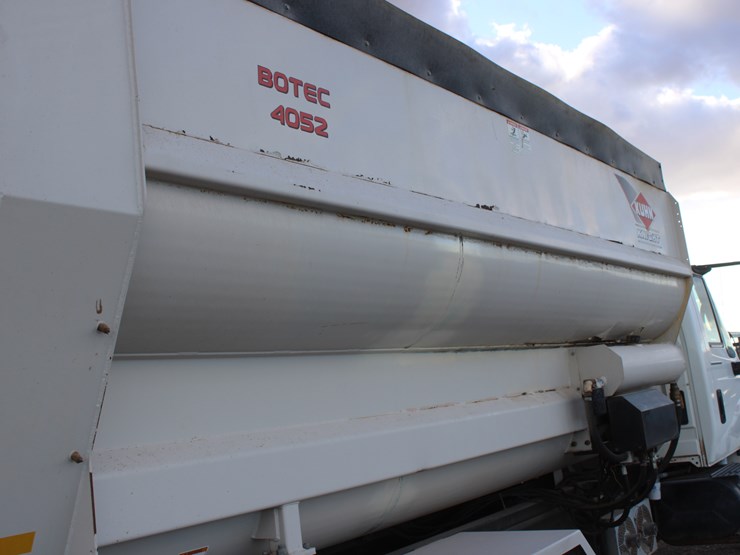 2004-international-durastar-4300-image-85