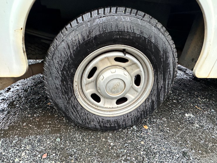 2012-ford-f250-xl-image-16