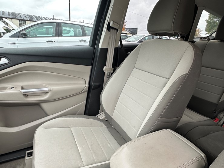 2014-ford-escape-image-73