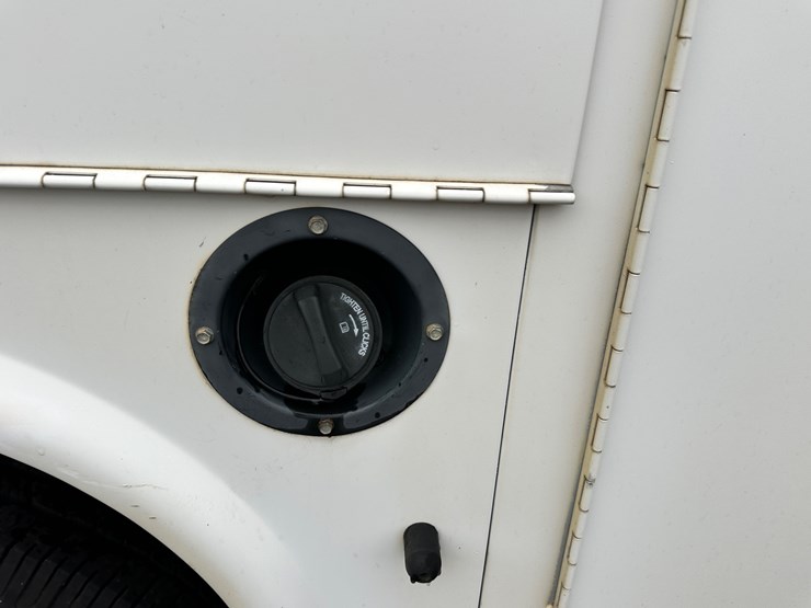 2015-ford-f350-xl-image-60