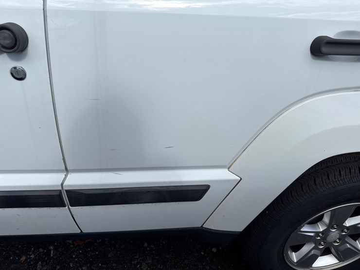 2012-jeep-liberty-image-42