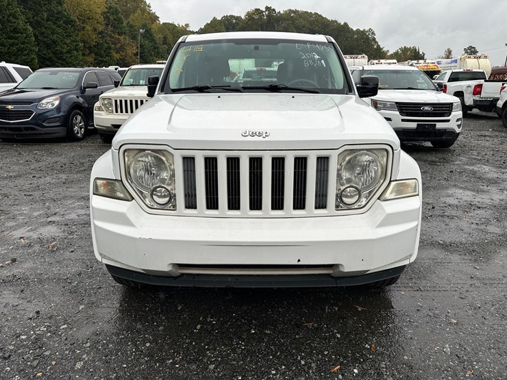 2012-jeep-liberty-image-4