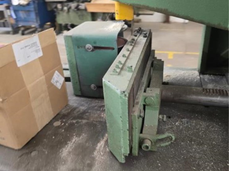 #2776-•-stenner-resaw-band-saw-image-11