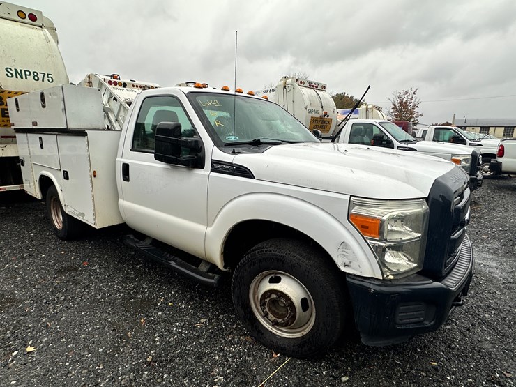 2015-ford-f350-xl-image-1