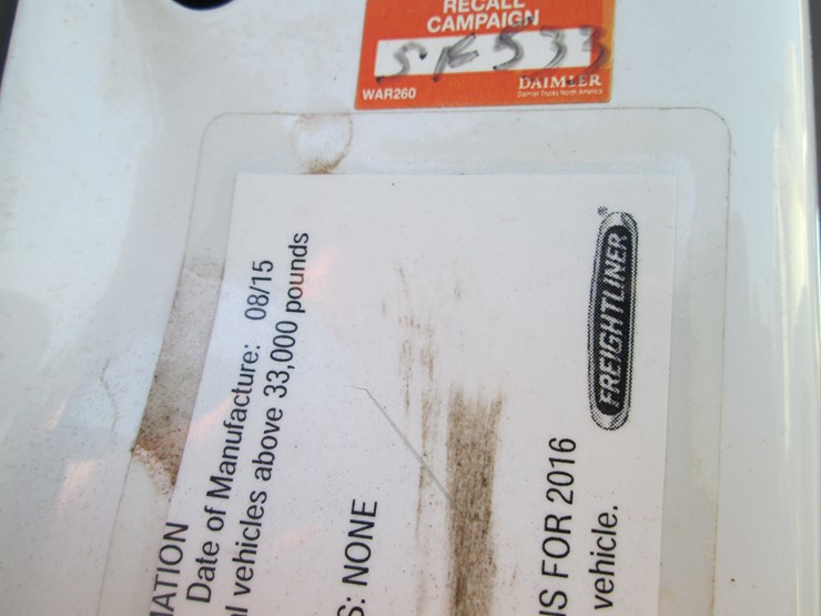 2016-freightliner-108sd-image-53