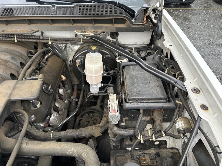 2016-chevrolet-silverado-image-61