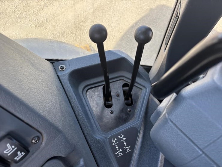 2020-deere-310l-ep-image-41