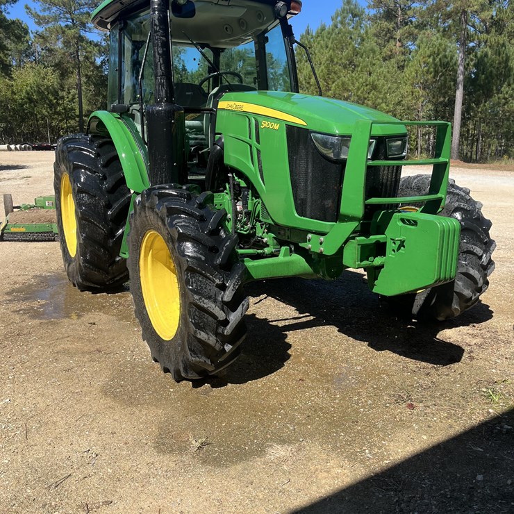 JOHN DEERE 5100M