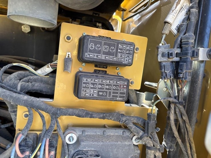 2021-caterpillar-308-cr-image-54