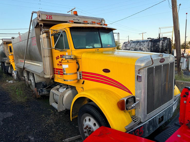 2003-peterbilt-378-image-2