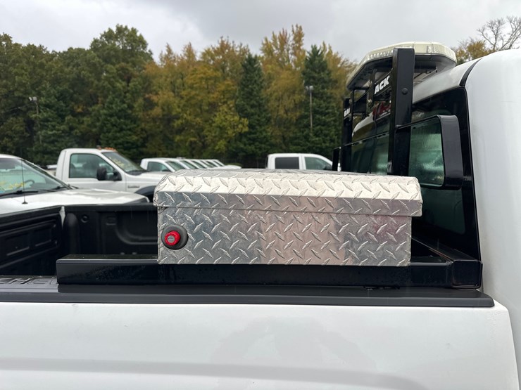 2018-chevrolet-k1500-image-11