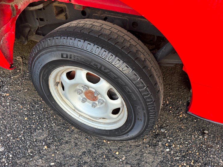 2015-ford-f150-xl-image-13