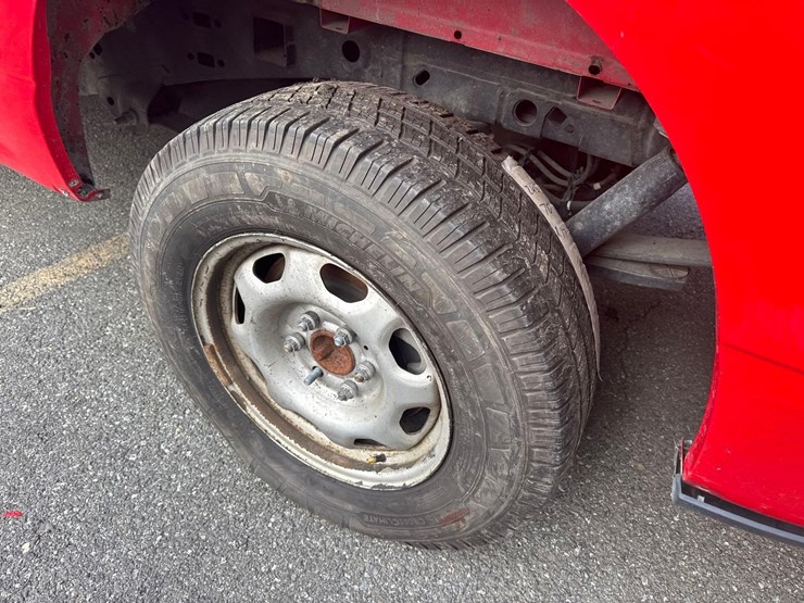 2022-ford-f150-xl-image-6