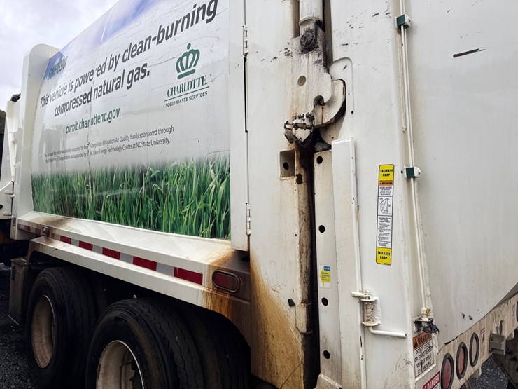 2016-autocar-acx64-image-24