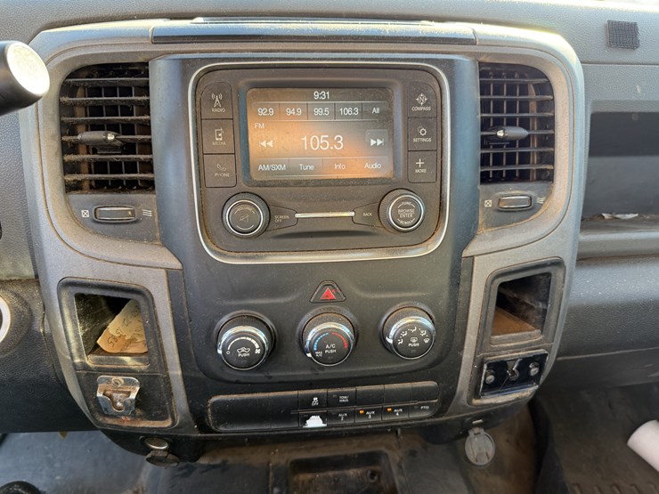 2018-dodge-ram-3500-image-16