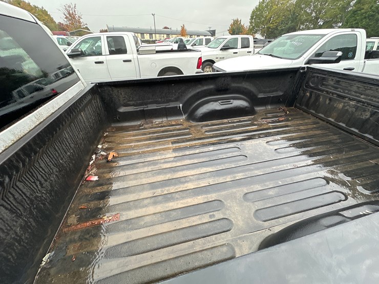 2015-dodge-ram-1500-image-35