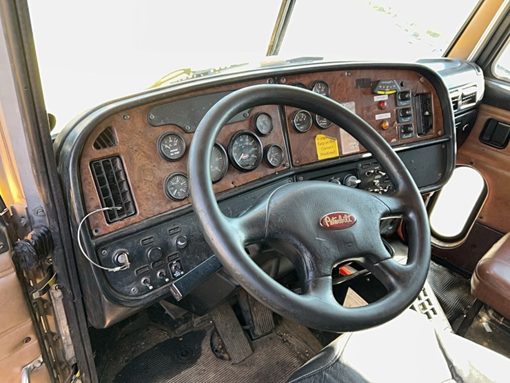 2003-peterbilt-378-image-13