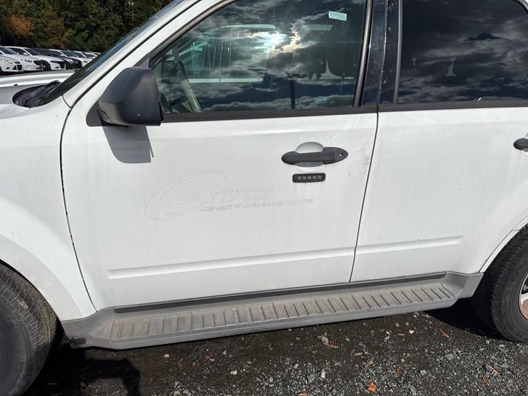 2012-ford-escape-xlt-image-39