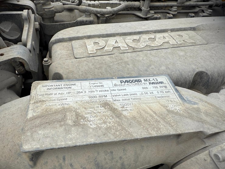 2018-peterbilt-567-image-13