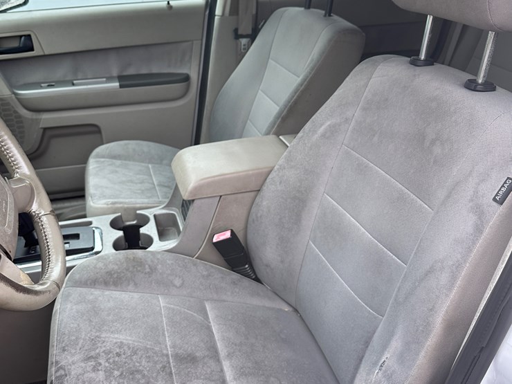 2012-ford-escape-xlt-image-21