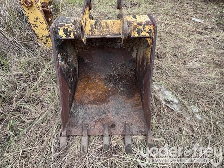 caterpillar-416-image-1