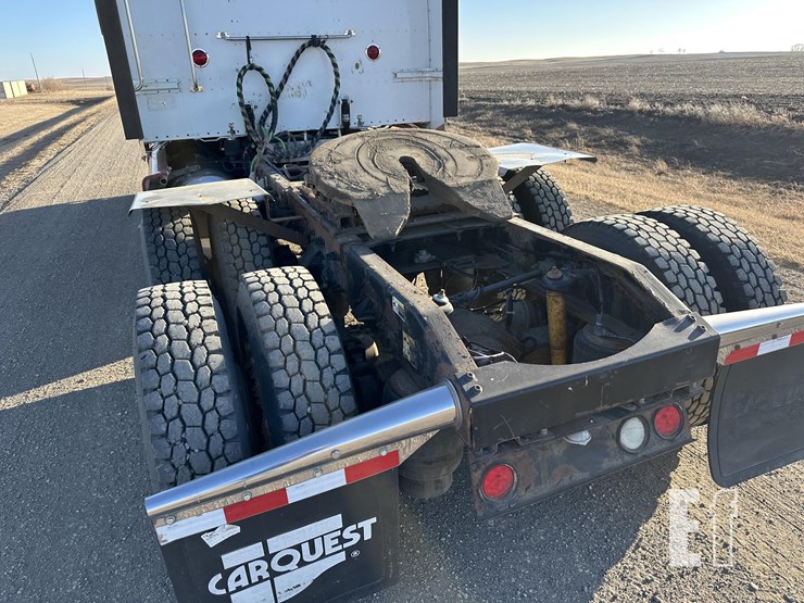 2014-peterbilt-386-image-12