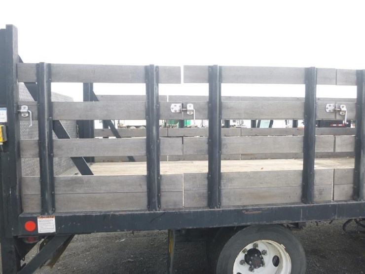 2018-isuzu-nrr-image-8