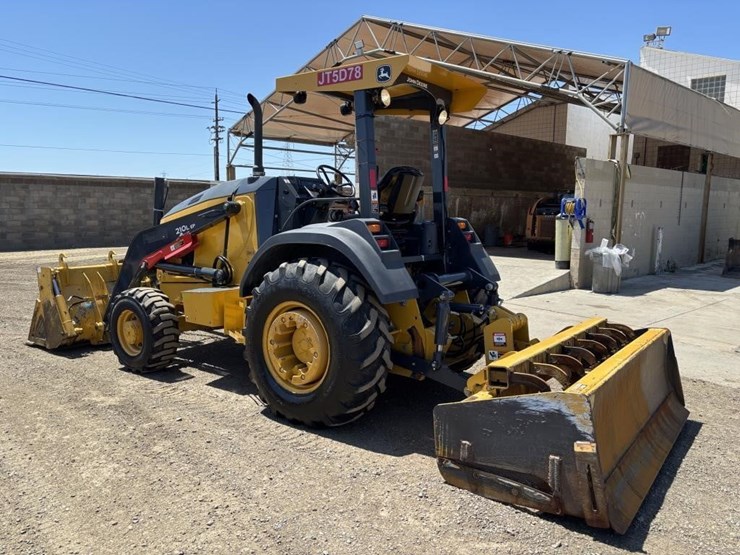 2018-deere-210l-image-4