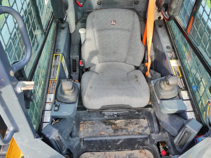 2021-deere-333g-image-12