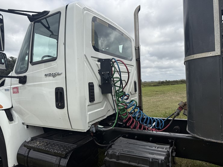 2014-international-maxxforce-dt-image-8