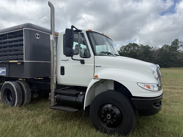 2014-international-maxxforce-dt-image-3