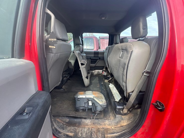 2015-ford-f150-xl-image-11