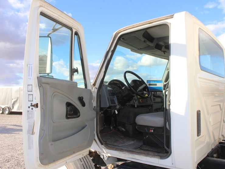 2004-international-durastar-4300-image-29