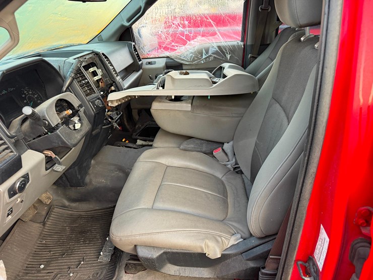 2015-ford-f150-xl-image-7