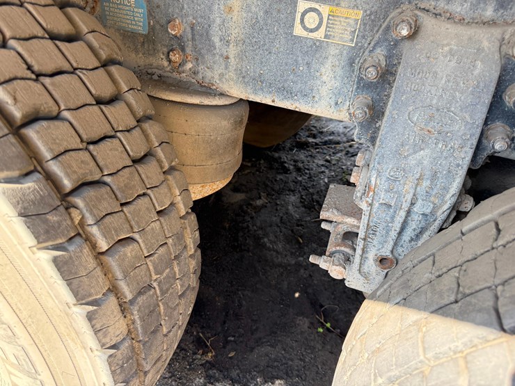 2003-peterbilt-378-image-7