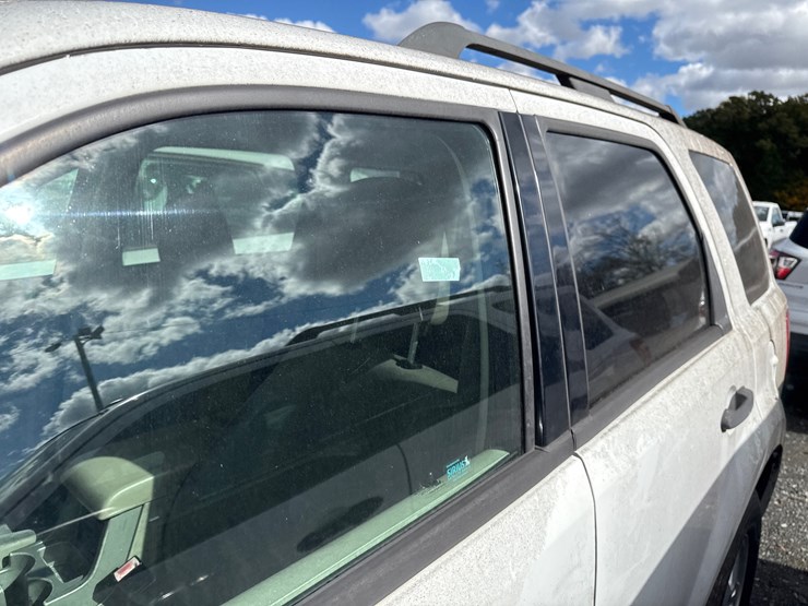 2012-ford-escape-xlt-image-36