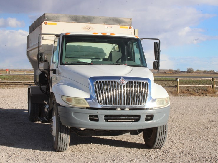 2004-international-durastar-4300-image-14